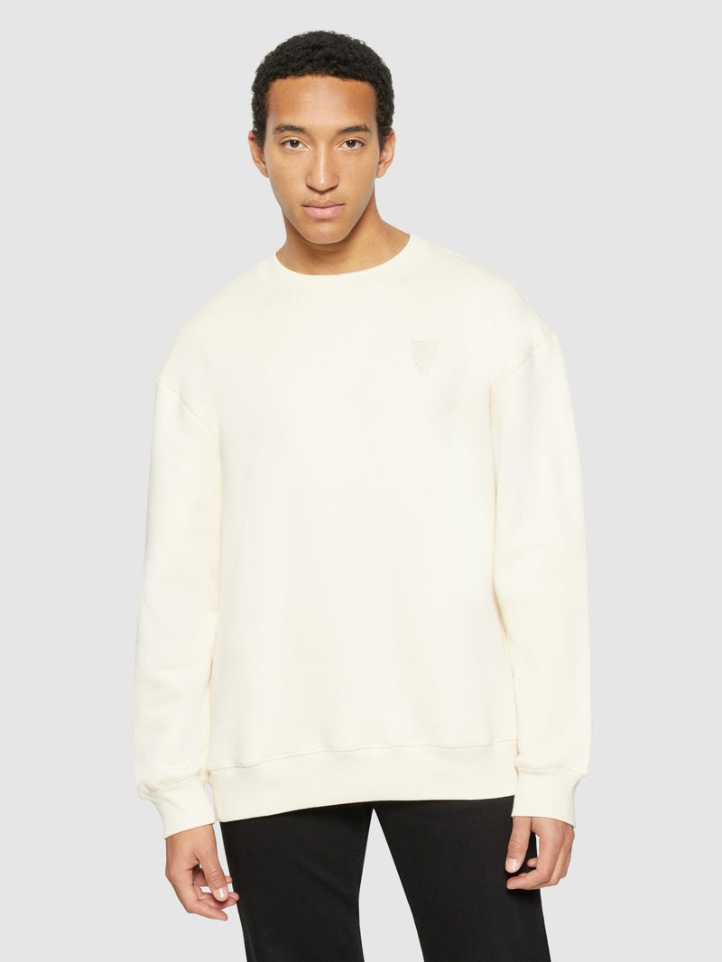 KnowledgeCotton Apparel - MEN Straight fit sweat with embroidery at chest Sweats 1348 Buttercream