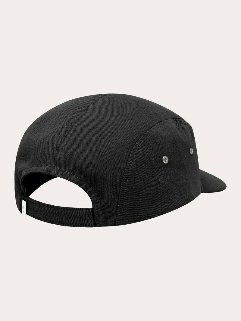 KnowledgeCotton Apparel - UNI Barckley cap with badge Caps 1300 Black Jet