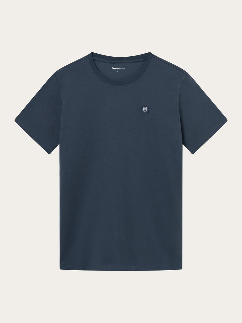KnowledgeCotton Apparel - MEN Regular fit Badge t-shirt T-shirts 1001 Total Eclipse